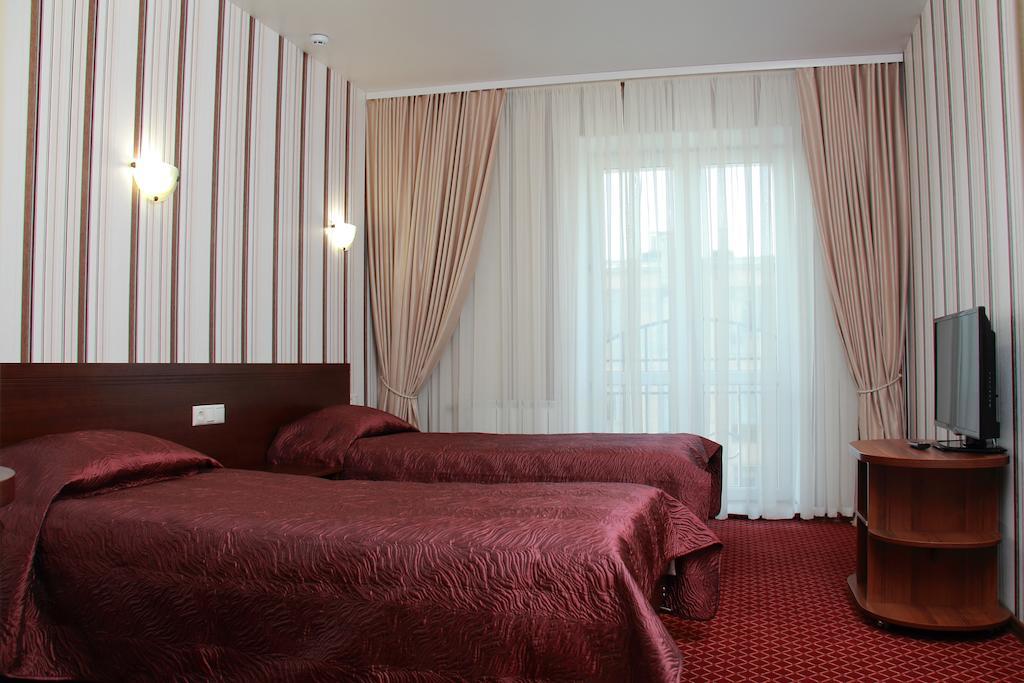Hotel Aristokrat Poltava Habitación foto
